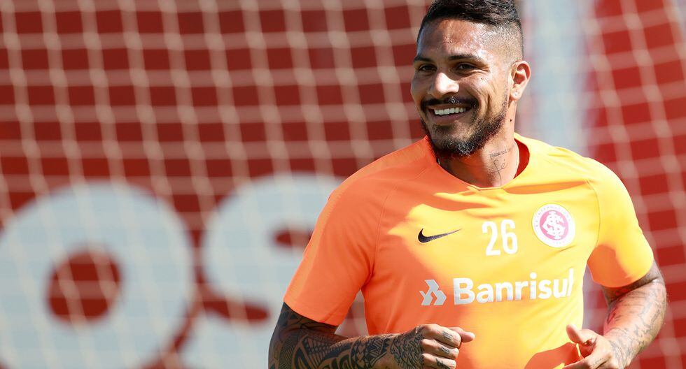 Nolberto Solano recomienda a Paolo Guerrero que juegue en Boca Juniors REUTERS/Diego Vara