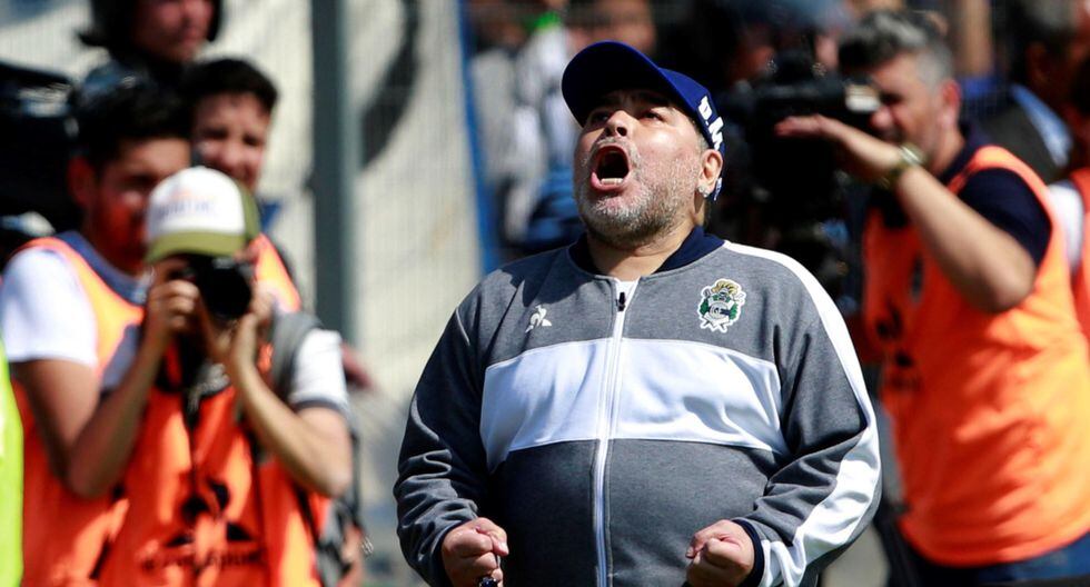 Diego Maradona no es más el técnico de Gimnasia y Esgrima La Plata | Foto: AFP