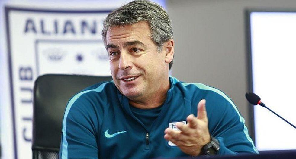 Pablo Bengoechea descarta Peñarol para quedarse en Alianza Lima