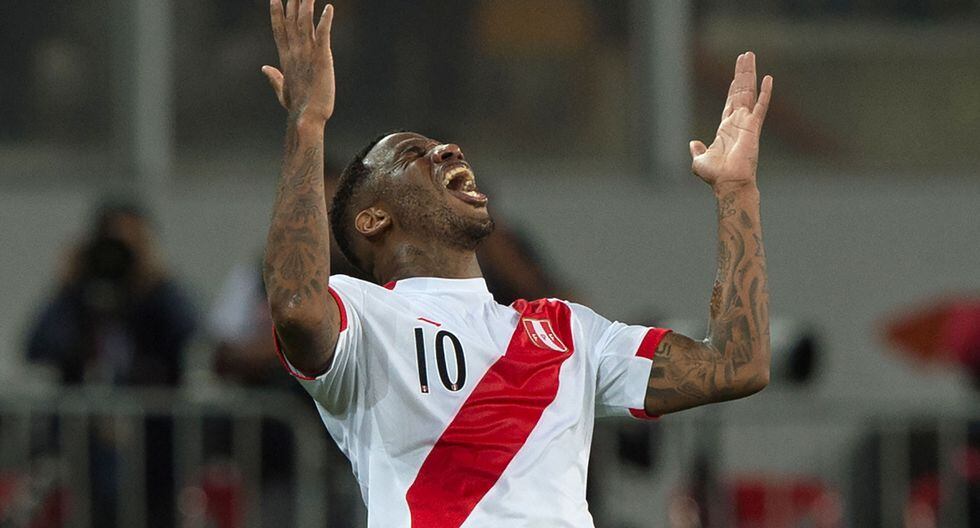 Jefferson Farfán marcó el primer gol ante Nueva Zelanda en el partido de repechaje en Lima para Rusia 2018 | Foto: AFP