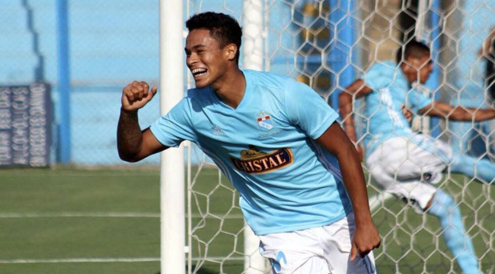 Chritopher Olivares jugará en Portugal por un año y medio. (Foto: Sporting Cristal)