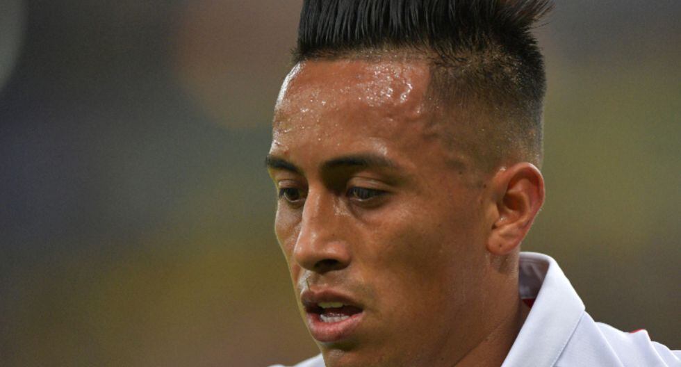 Christian Cueva jugó por última vez en Santos el pasado 14 de setiembre en la derrota 1-0 ante Flamengo | Foto: AFP