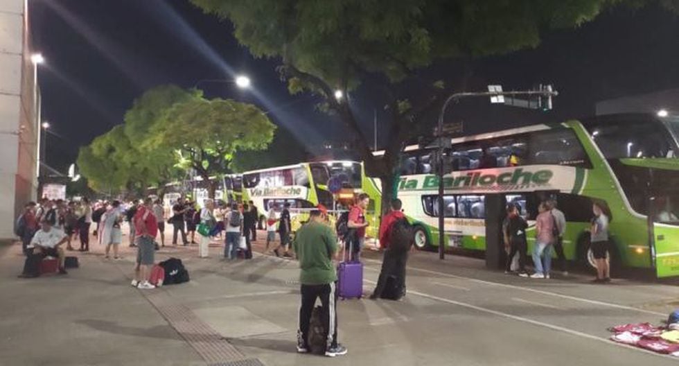 Los hinchas de River Plate ya están en camino a Lima para la final de la Copa Libertadores. (Foto: @diegoborinsky / Twitter)