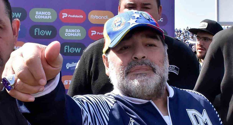 Diego Maradona ha sido vinculado con un club de la Segunda del fútbol español. (Foto: AFP)