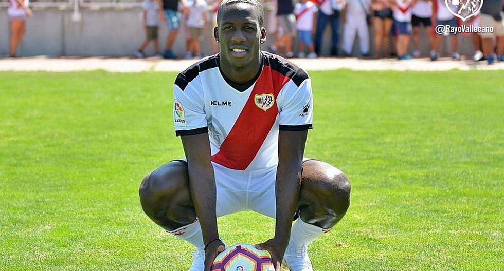 Luis Advíncula es tratado como ídolo por la Liga de España