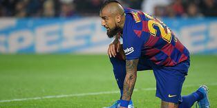 YouTube | Arturo Vidal y el extraño pase de cabeza a Lionel Messi estando en el piso | VIDEO
